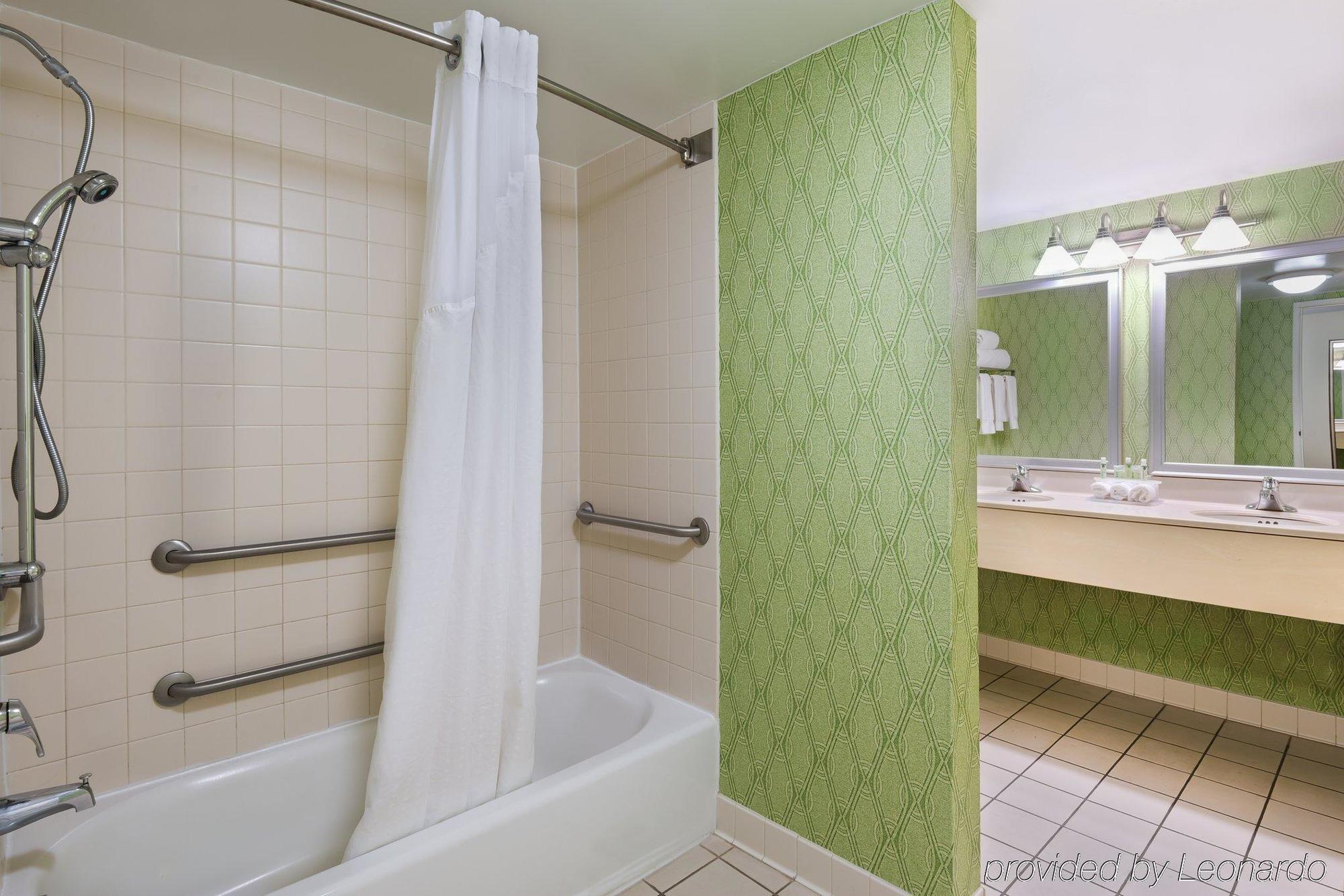 Express Richmond Airport By Ihg Hotel